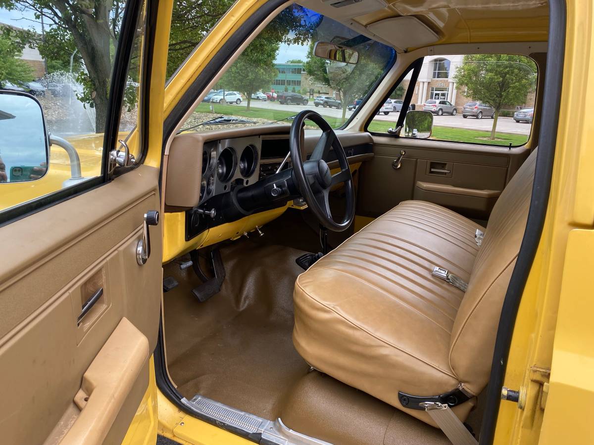 Chevrolet-Silverado-3500-hd-crew-cab-1984-yellow-21