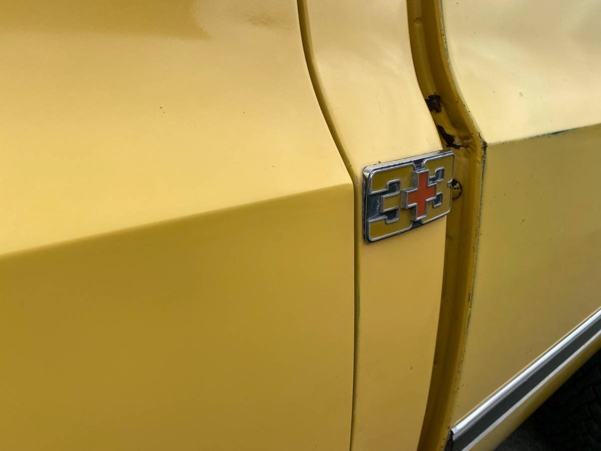 Chevrolet-Silverado-3500-hd-crew-cab-1984-yellow-23