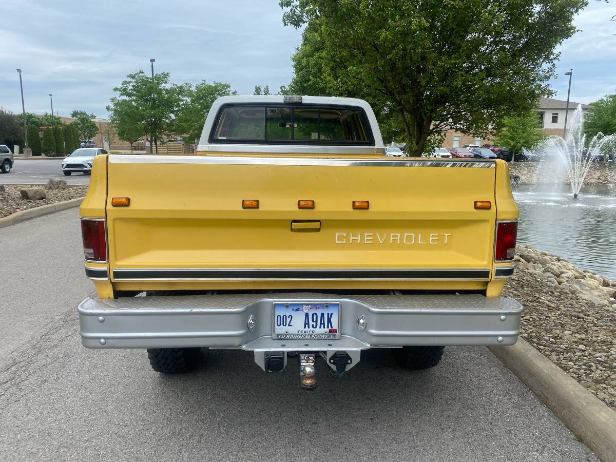 Chevrolet-Silverado-3500-hd-crew-cab-1984-yellow-3