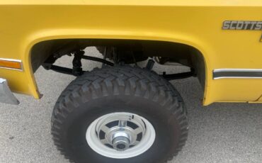Chevrolet-Silverado-3500-hd-crew-cab-1984-yellow-7