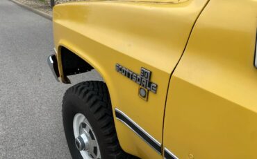 Chevrolet-Silverado-3500-hd-crew-cab-1984-yellow-9