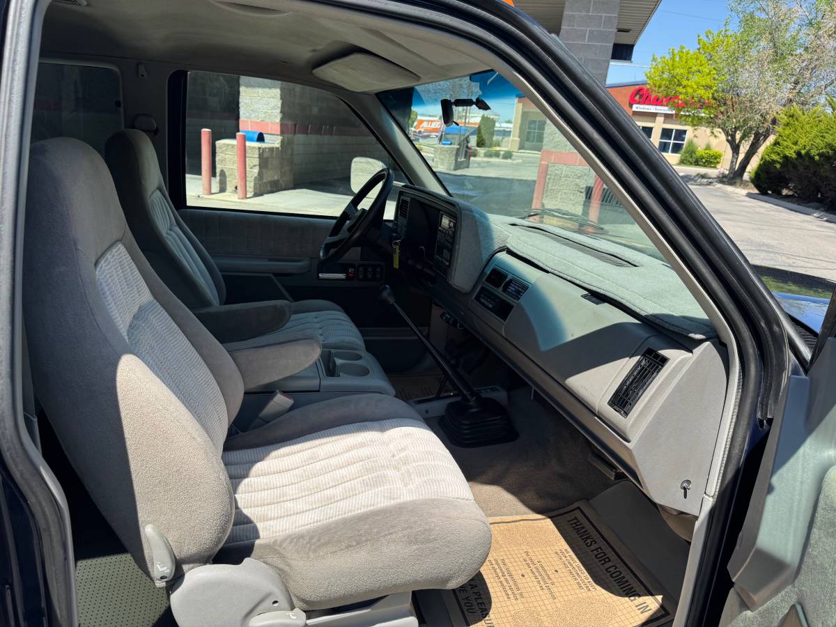 Chevrolet-Silverado-3500hd-1994-blue-11