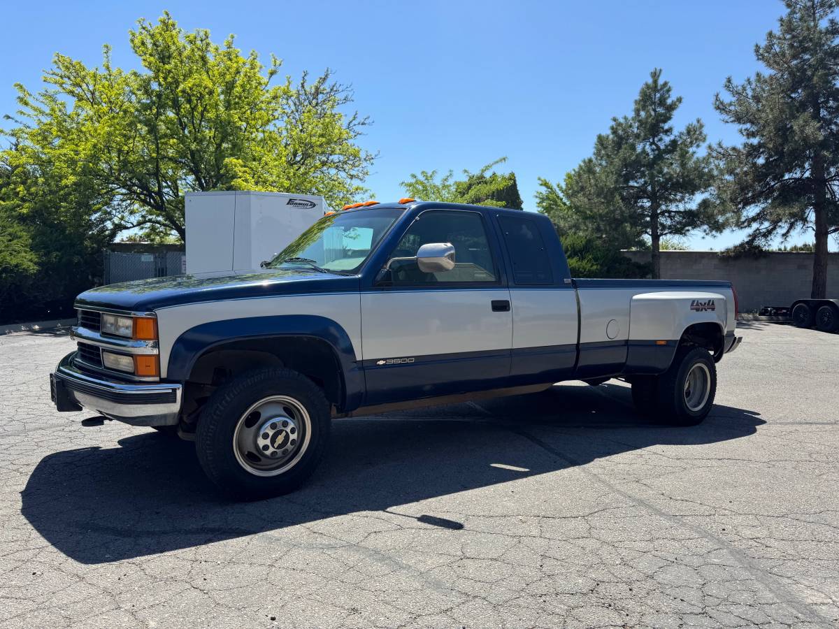 Chevrolet-Silverado-3500hd-1994-blue-19