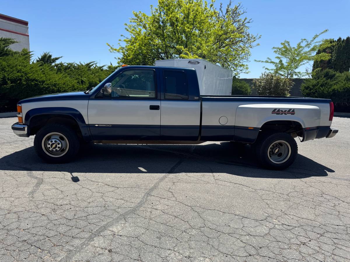 Chevrolet-Silverado-3500hd-1994-blue-2