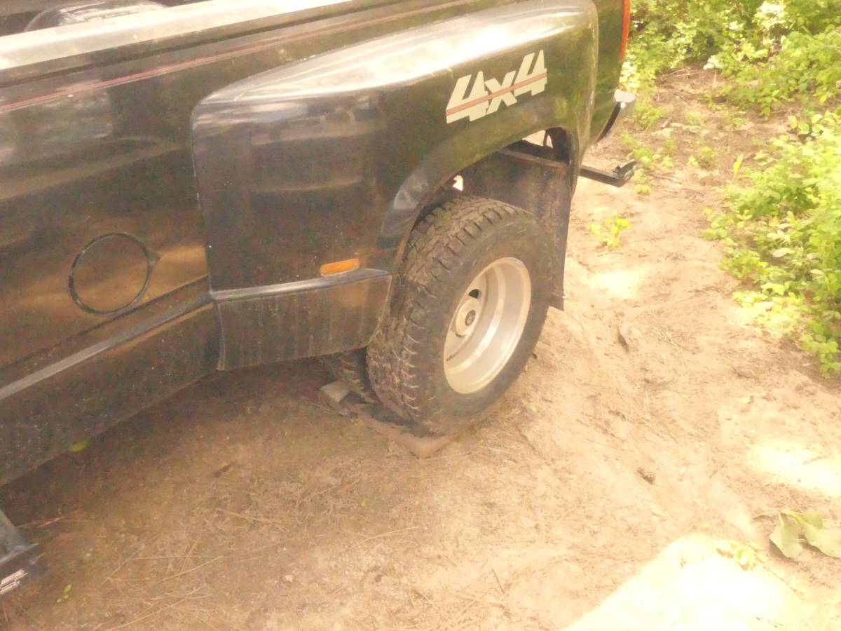 Chevrolet-Silverado-3500hd-4x4-1992-black-4