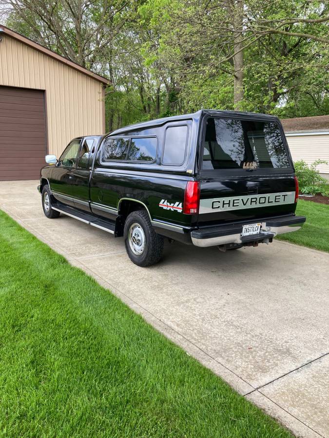 Chevrolet-Silverado-k2500-1993-black-2