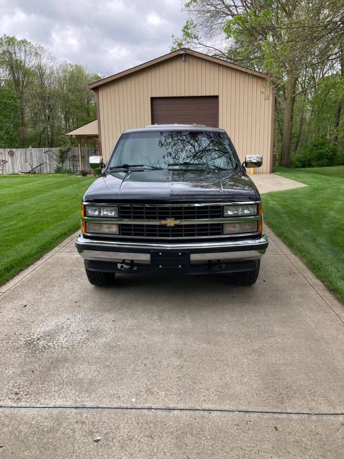 Chevrolet-Silverado-k2500-1993-black-4