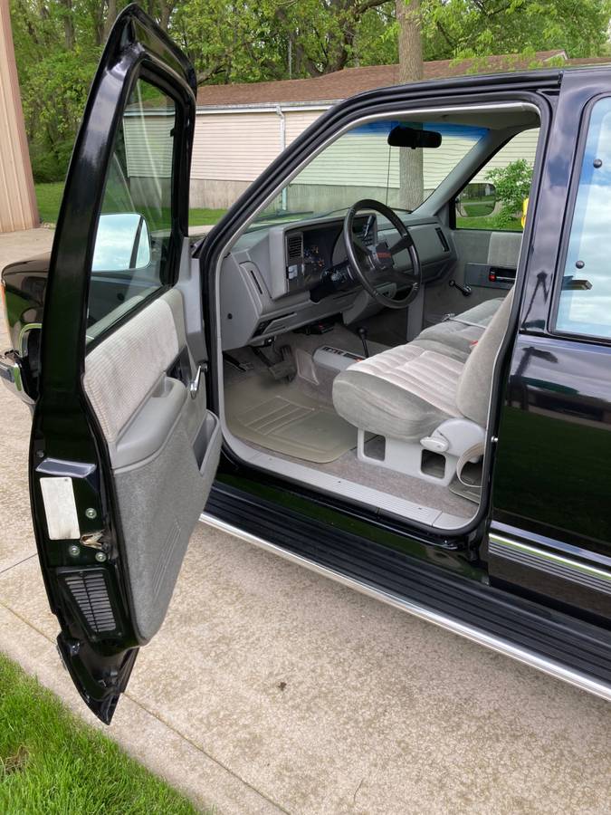 Chevrolet-Silverado-k2500-1993-black-8