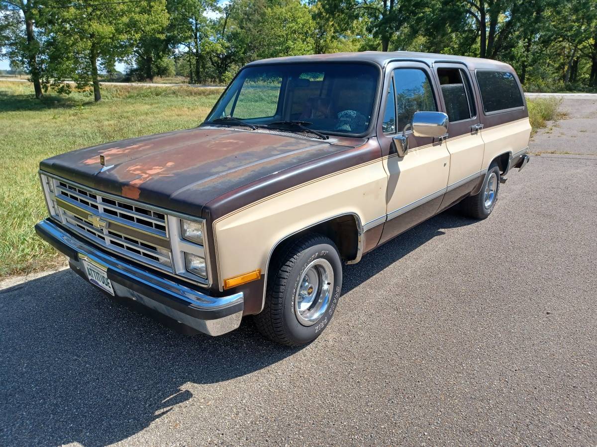 Chevrolet-Silverado-suburban-1987-brown-1