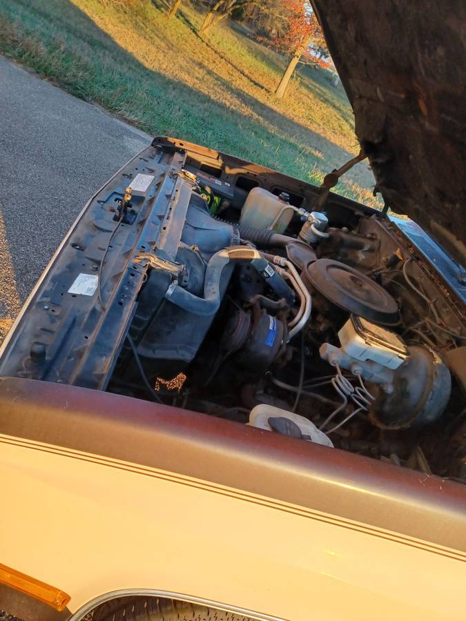 Chevrolet-Silverado-suburban-1987-brown-10