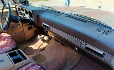 Chevrolet-Silverado-suburban-1987-brown-5
