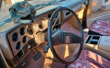Chevrolet-Silverado-suburban-1987-brown-7