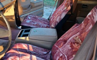 Chevrolet-Silverado-suburban-1987-brown-8