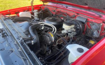 Chevrolet-Silverado-swb-1985-red-2