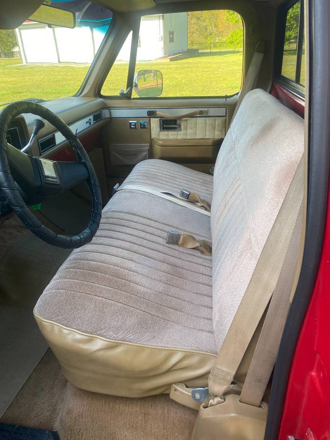 Chevrolet-Silverado-swb-1985-red-4