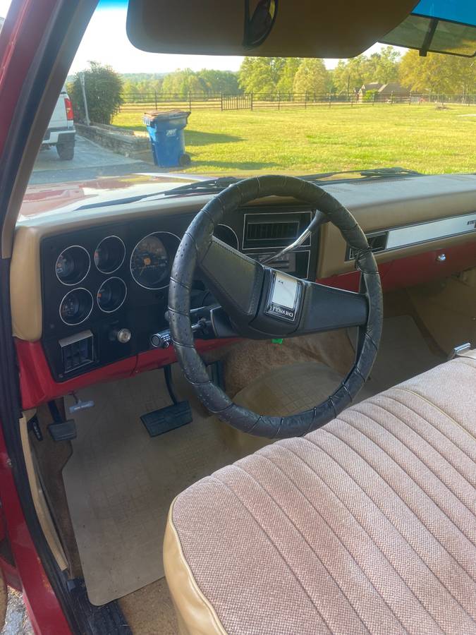Chevrolet-Silverado-swb-1985-red-5
