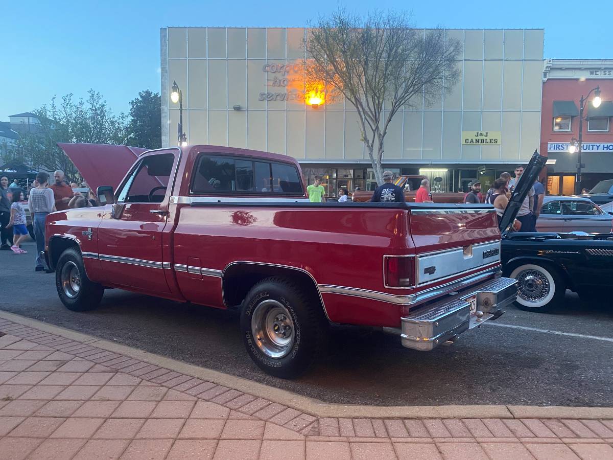 Chevrolet-Silverado-swb-1985-red