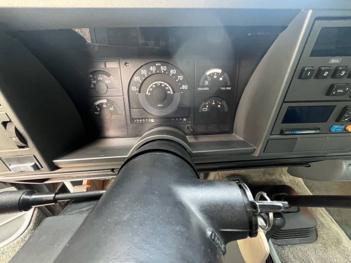 Chevrolet-Silverado-z71-1989-black-3
