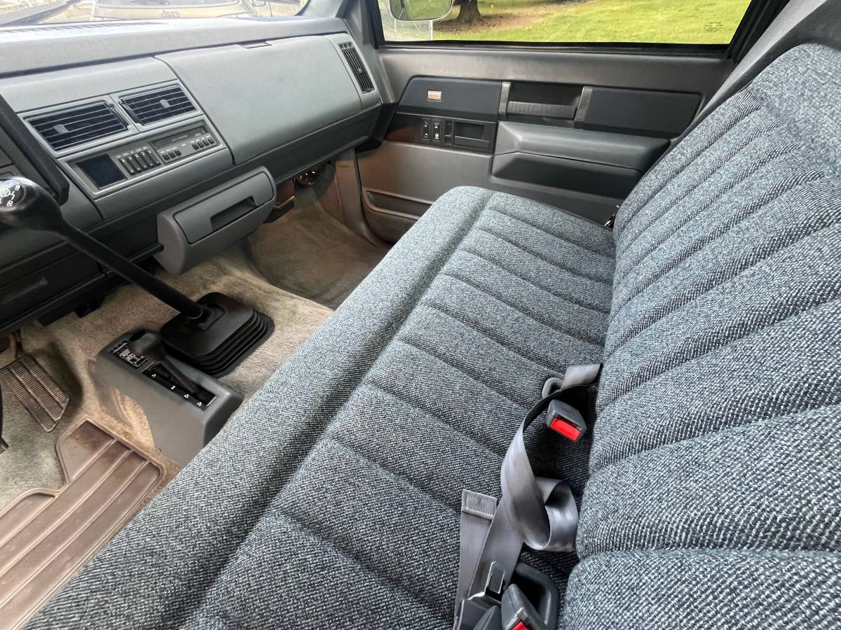 Chevrolet-Silverado-z71-1989-black-5