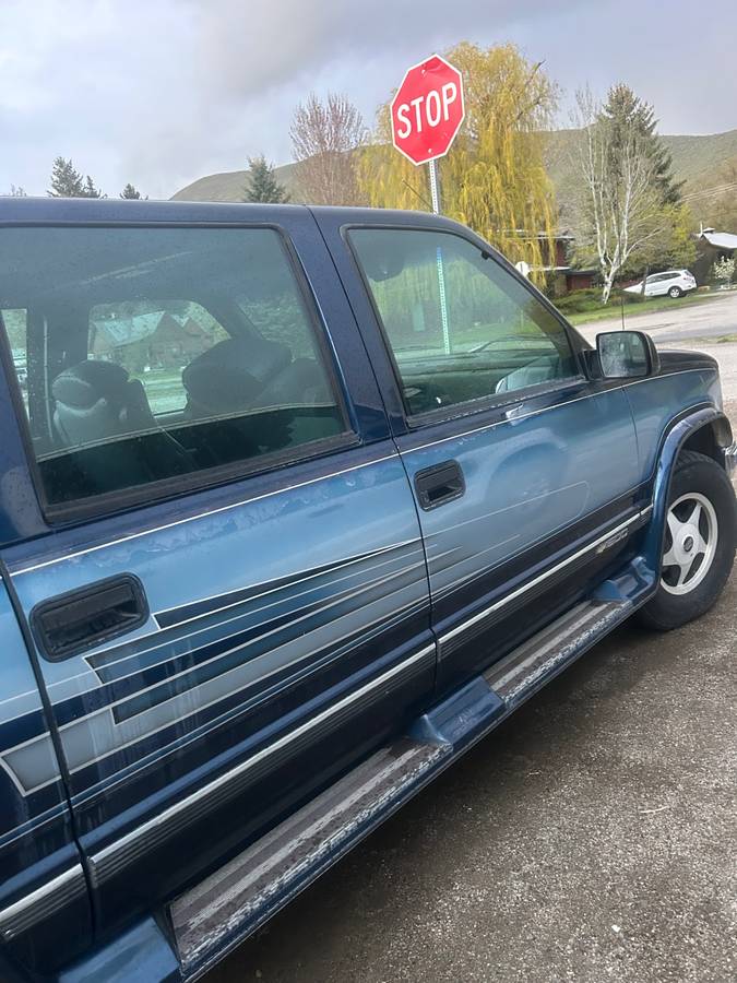 Chevrolet-Suburban-1500-1993-blue