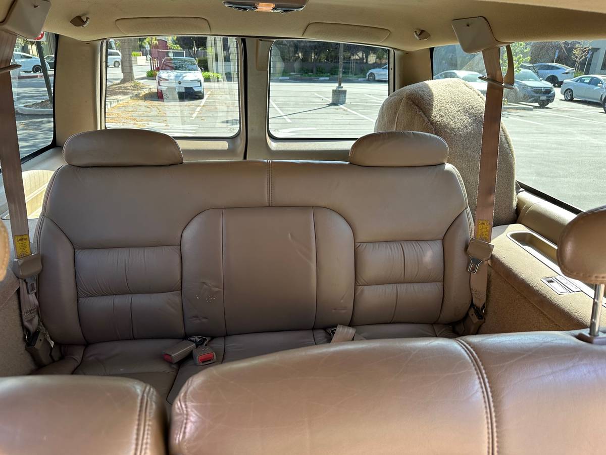 Chevrolet-Suburban-1500-lt-4wd-1995-green-11
