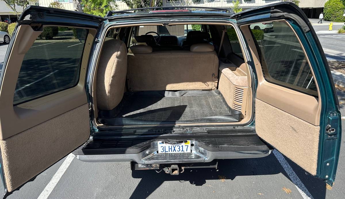 Chevrolet-Suburban-1500-lt-4wd-1995-green-12