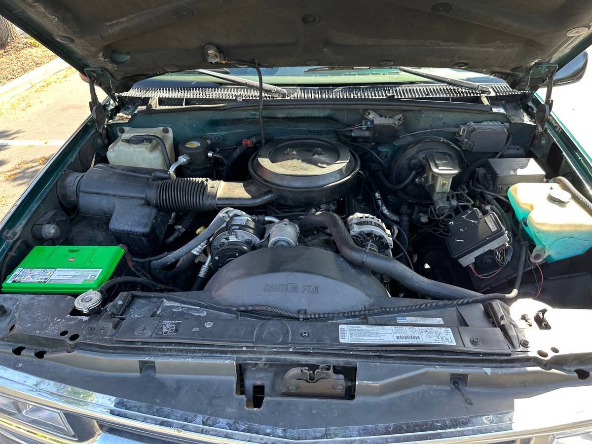 Chevrolet-Suburban-1500-lt-4wd-1995-green-14