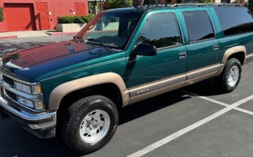 Chevrolet-Suburban-1500-lt-4wd-1995-green