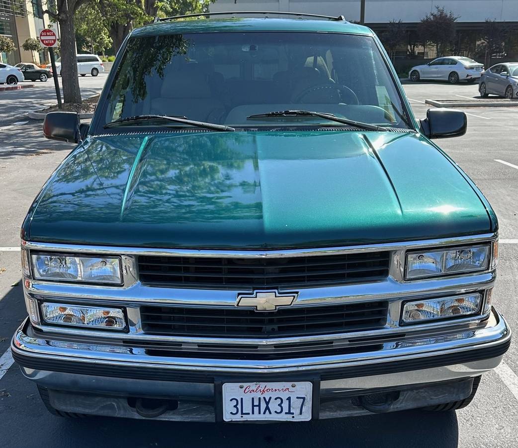Chevrolet-Suburban-1500-lt-4wd-1995-green-4