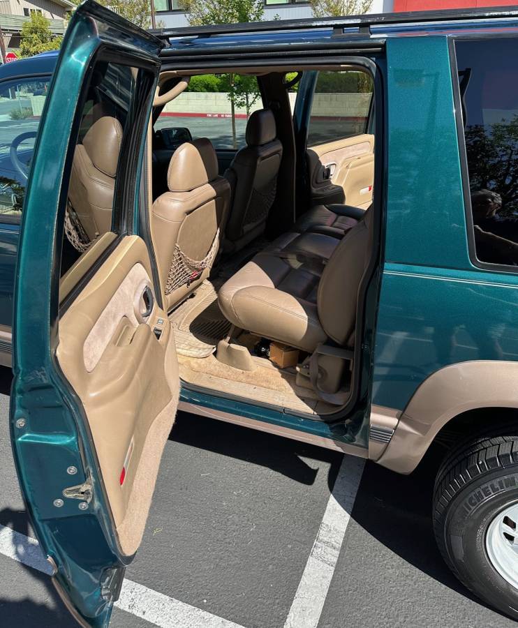 Chevrolet-Suburban-1500-lt-4wd-1995-green-9