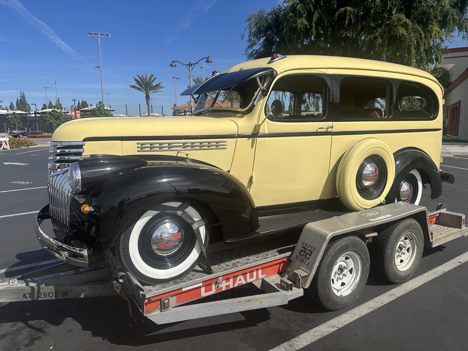 Chevrolet-Suburban-1941-SUV-1