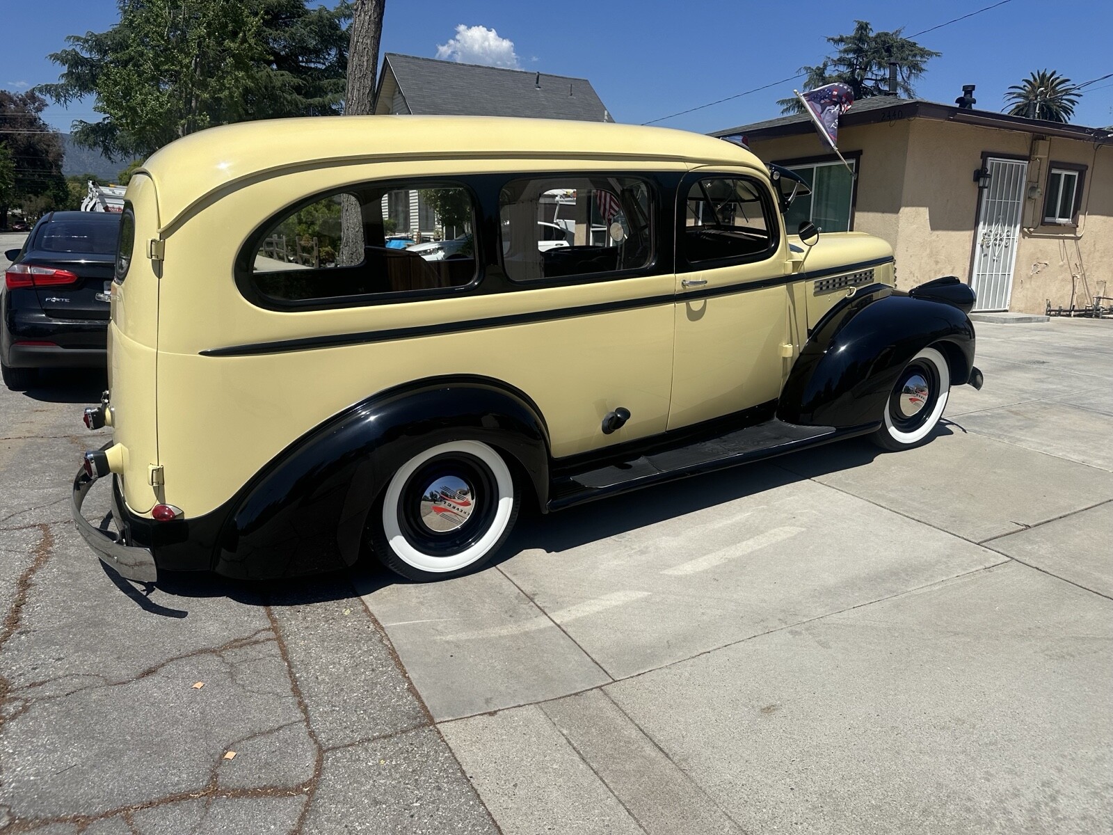 Chevrolet-Suburban-1941-SUV-12