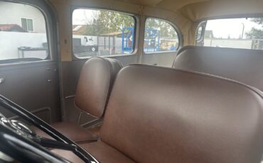 Chevrolet-Suburban-1941-SUV-17