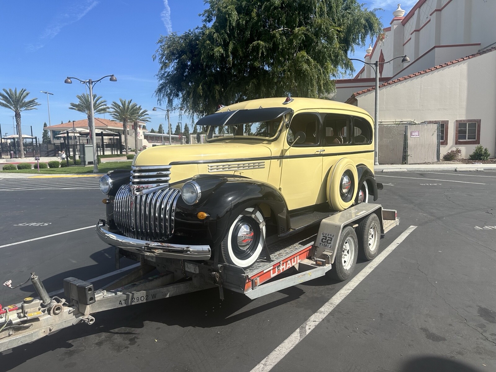 Chevrolet-Suburban-1941-SUV-2