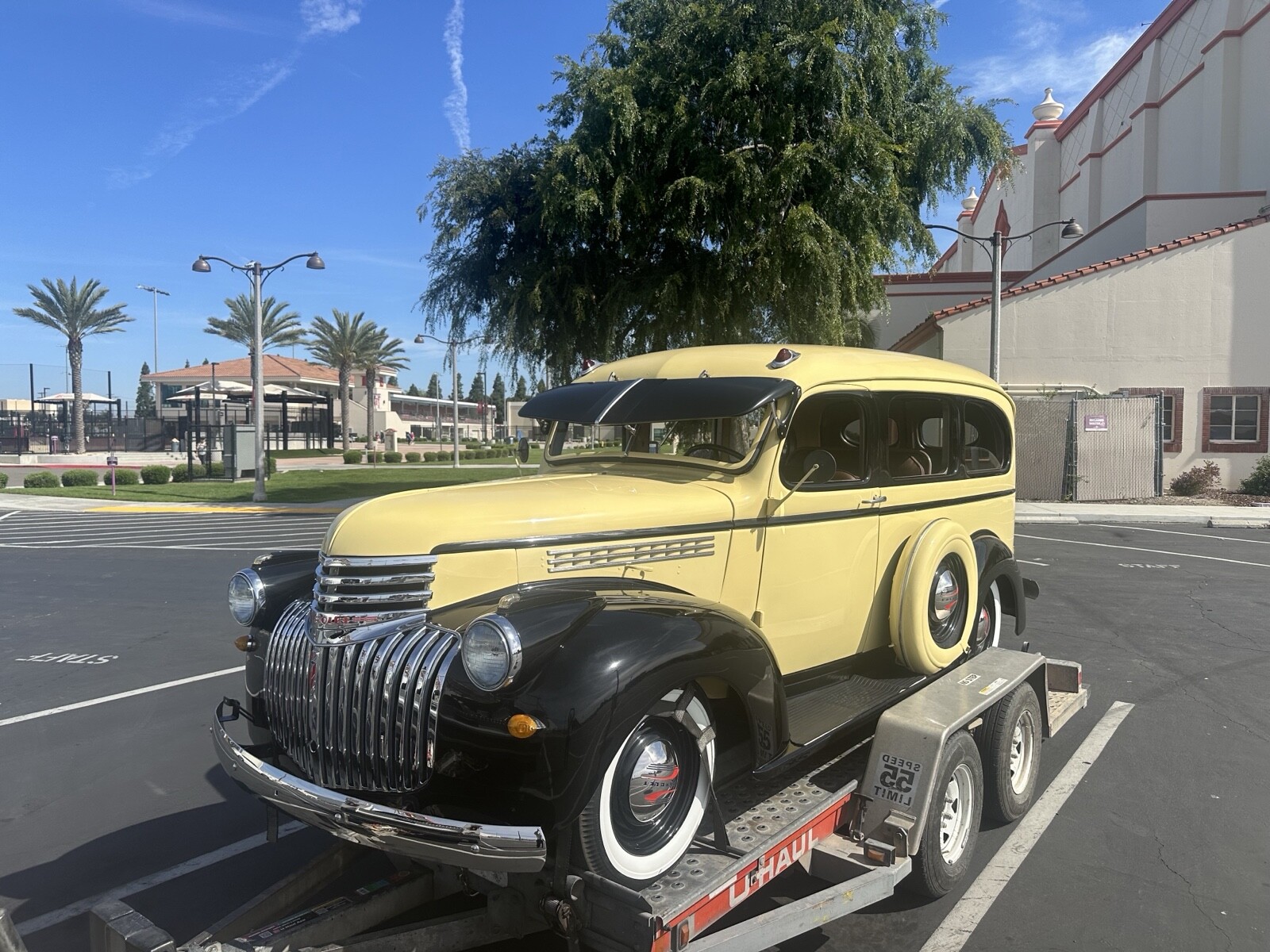 Chevrolet-Suburban-1941-SUV-3
