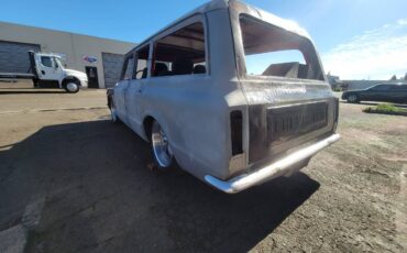 Chevrolet-Suburban-1967-3
