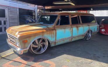Chevrolet-Suburban-1968-Coupe-12
