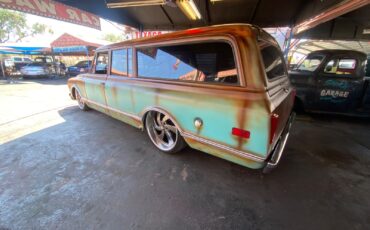 Chevrolet-Suburban-1968-Coupe-15
