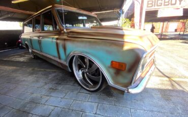 Chevrolet-Suburban-1968-Coupe-30