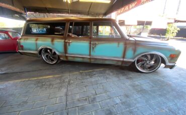 Chevrolet-Suburban-1968-Coupe-33
