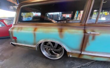 Chevrolet-Suburban-1968-Coupe-36
