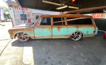 Chevrolet-Suburban-1968-Coupe-5