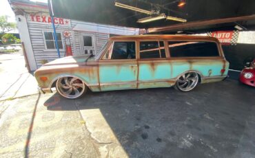 Chevrolet-Suburban-1968-Coupe-6