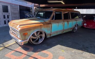 Chevrolet-Suburban-1968-Coupe-8