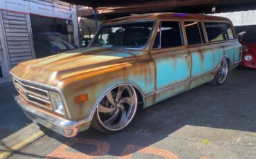 Chevrolet-Suburban-1968-Coupe-9