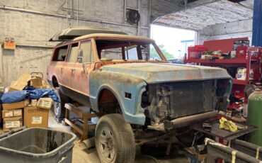 Chevrolet-Suburban-1969-SUV-1