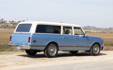 Chevrolet-Suburban-1972-SUV-2