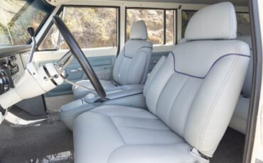 Chevrolet-Suburban-1972-SUV-3