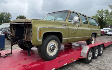 Chevrolet-Suburban-1974