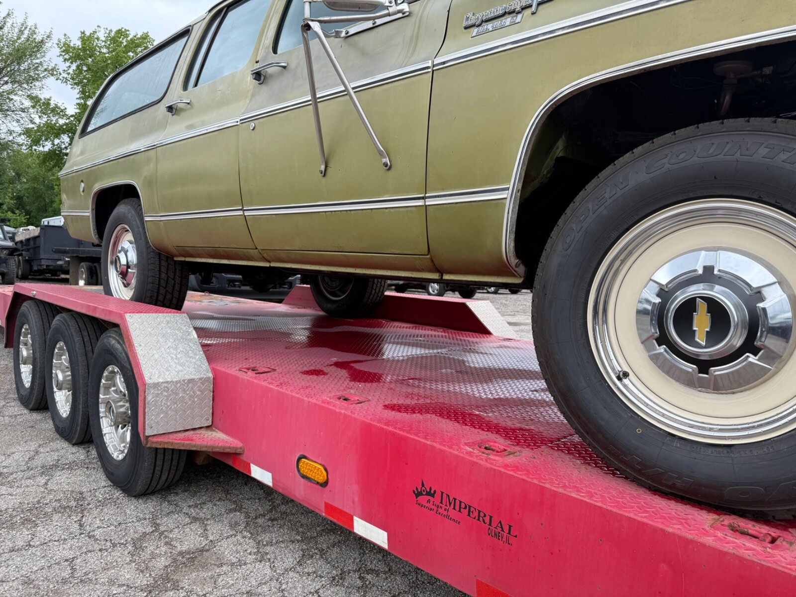 Chevrolet-Suburban-1974-4